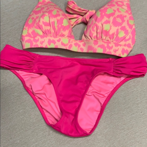 Victoria’s Secret Pink leopard print bikini small - Picture 2 of 12